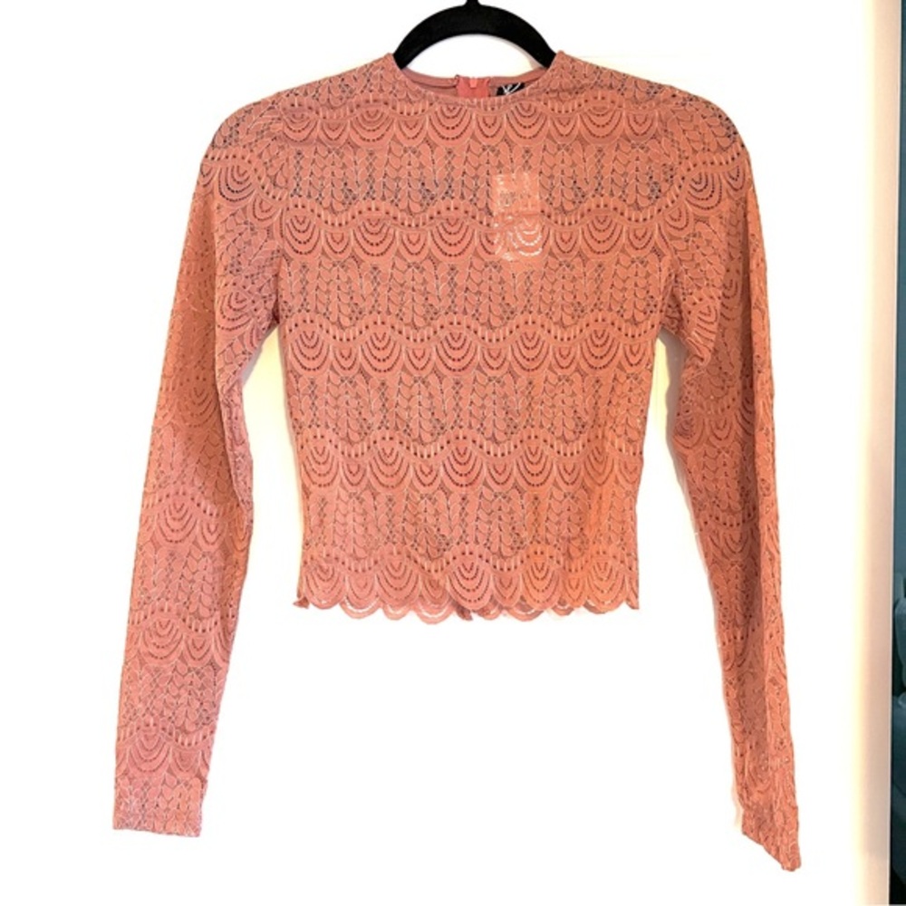 NWT! Windsor Pink Lace Long Sleeve Crop Top - Women’s size Small